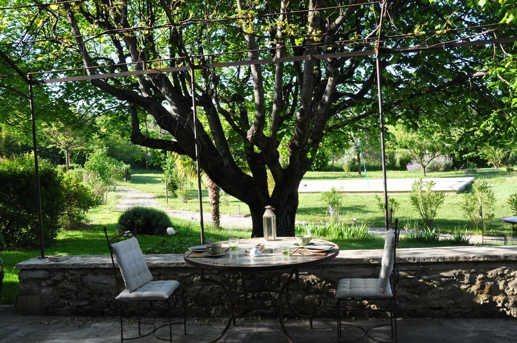 Le Mas En Provence Bed & Breakfast Entrechaux Bagian luar foto