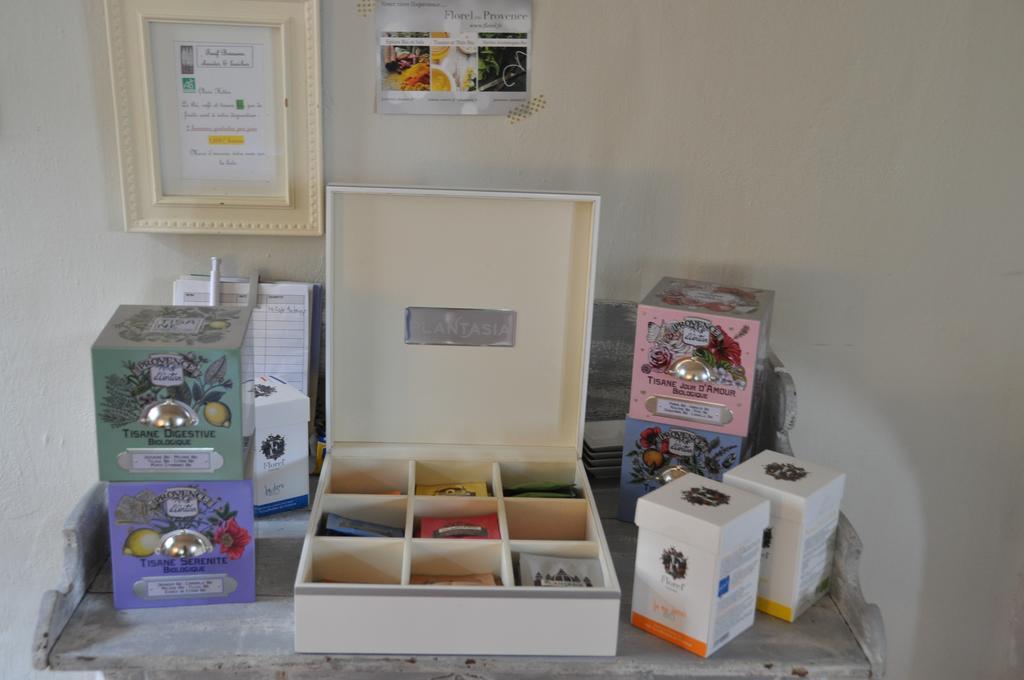 Le Mas En Provence Bed & Breakfast Entrechaux Bagian luar foto